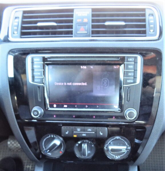 Used 2016 Volkswagen Jetta Sport w/ Lighting Package FWD image 17