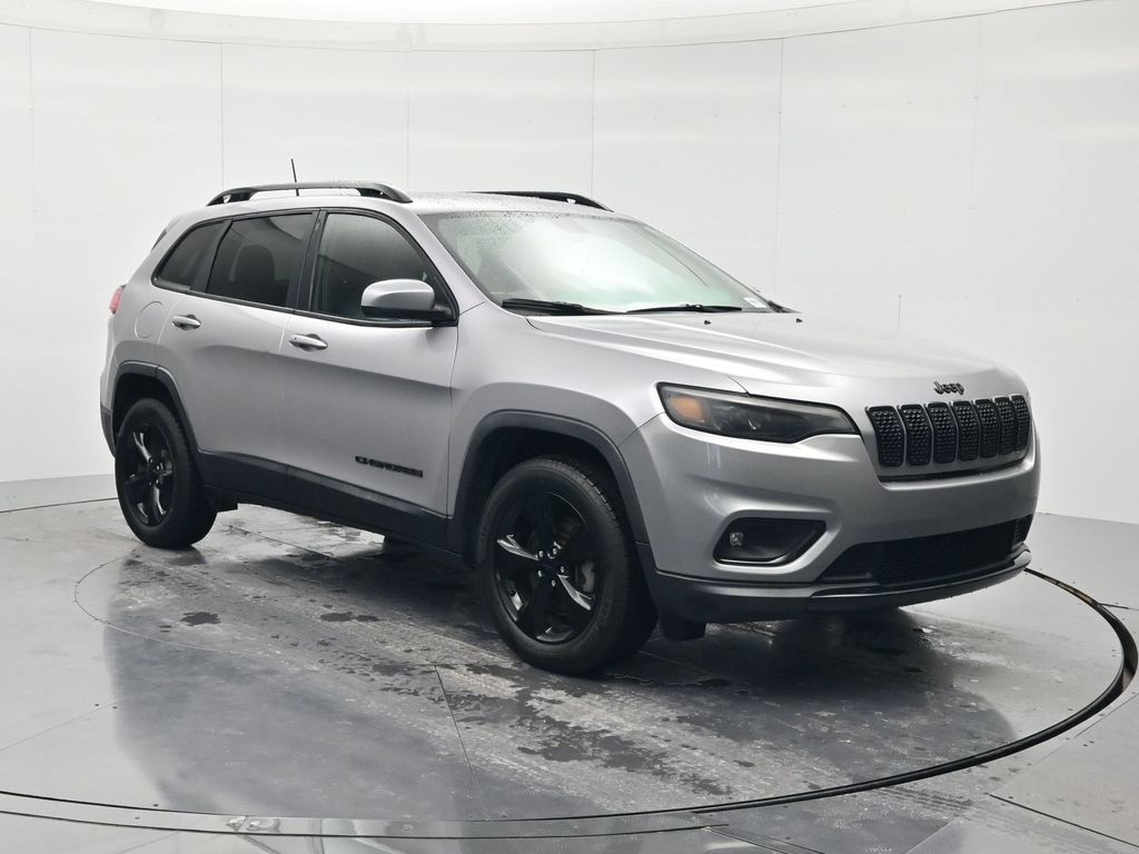 Used 2019 Jeep Cherokee Latitude Plus AWD/4WD image 3