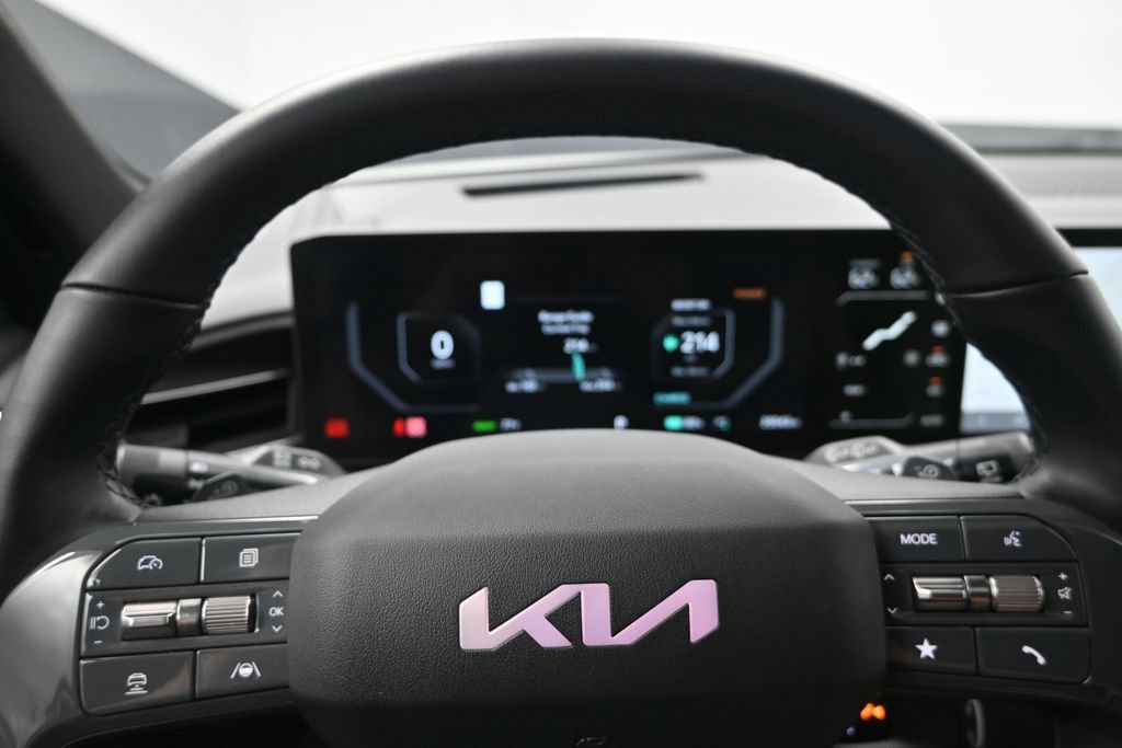 Certified 2024 Kia EV9 GT-Line AWD/4WD image 18