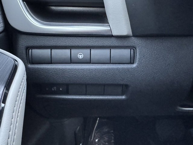 Used 2023 Nissan Rogue SV image 27