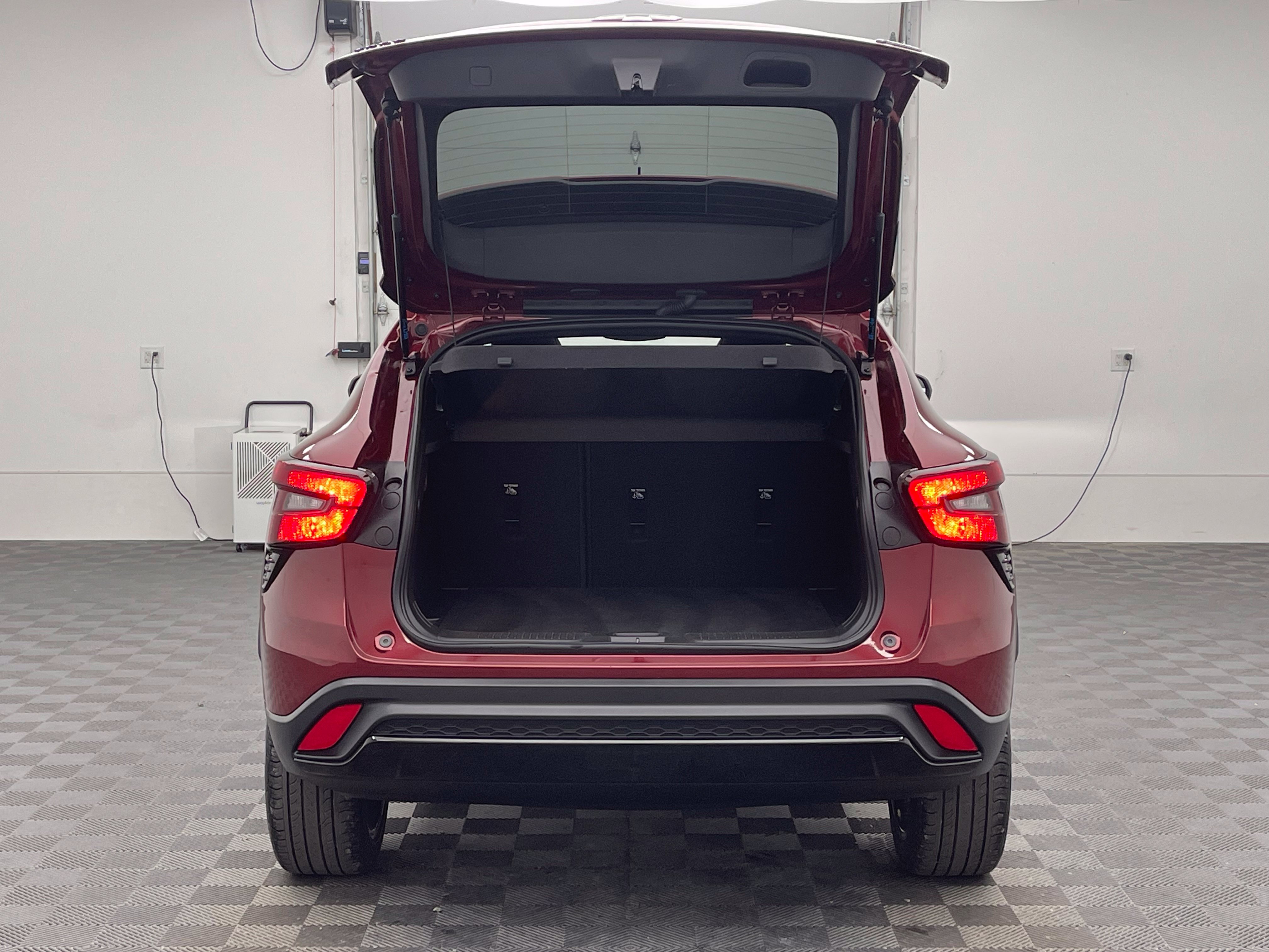 Used 2024 Chevrolet Trax RS w/ Sunroof Package FWD image 10