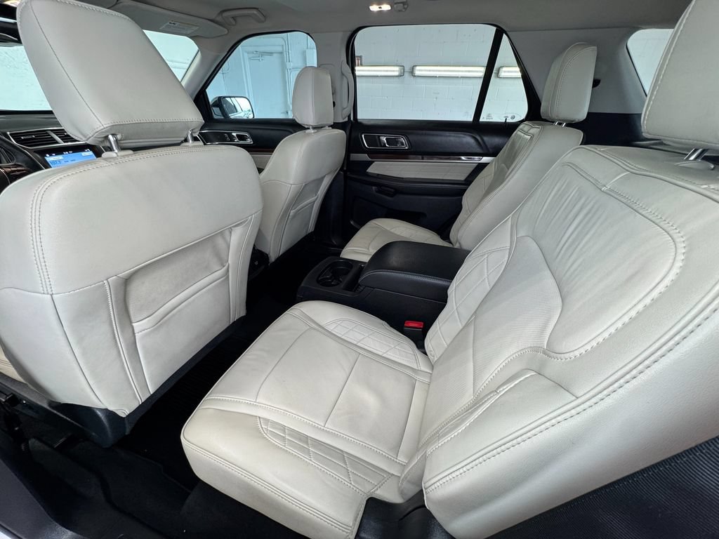 Used 2019 Ford Explorer Platinum AWD/4WD image 24