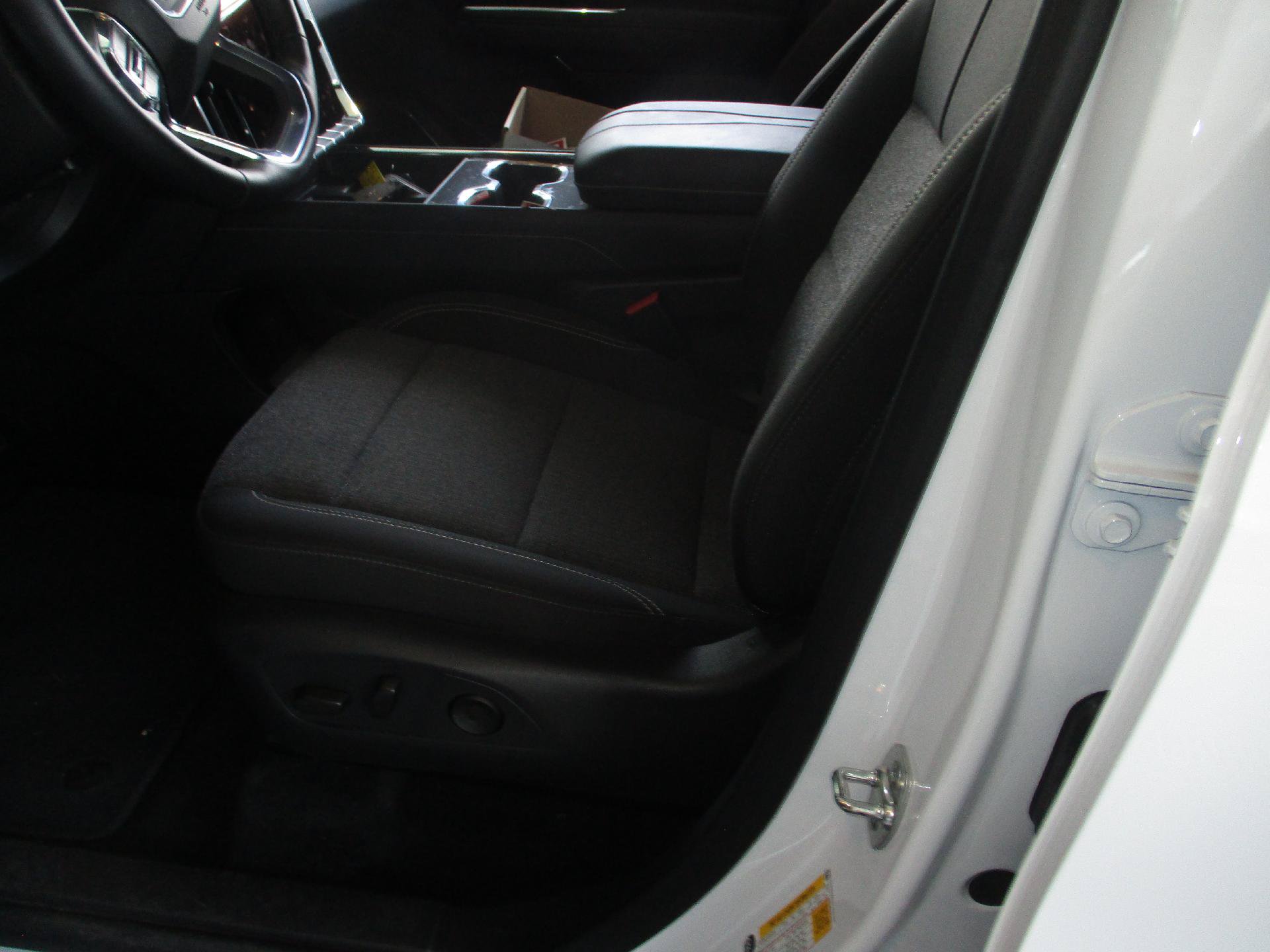 Used 2025 GMC Acadia Elevation FWD image 10