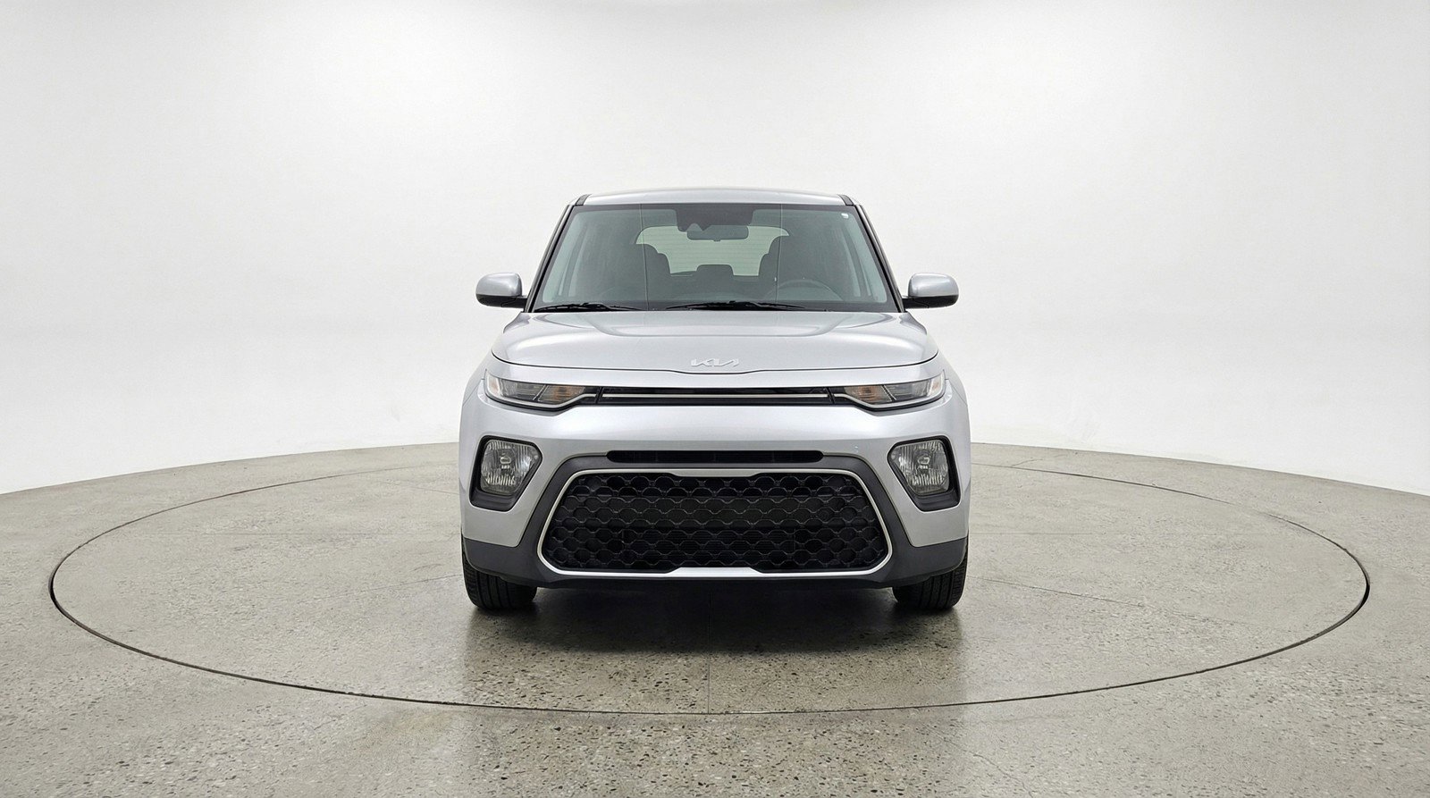 Used 2025 Kia Soul LX w/ LX Technology Package image 2