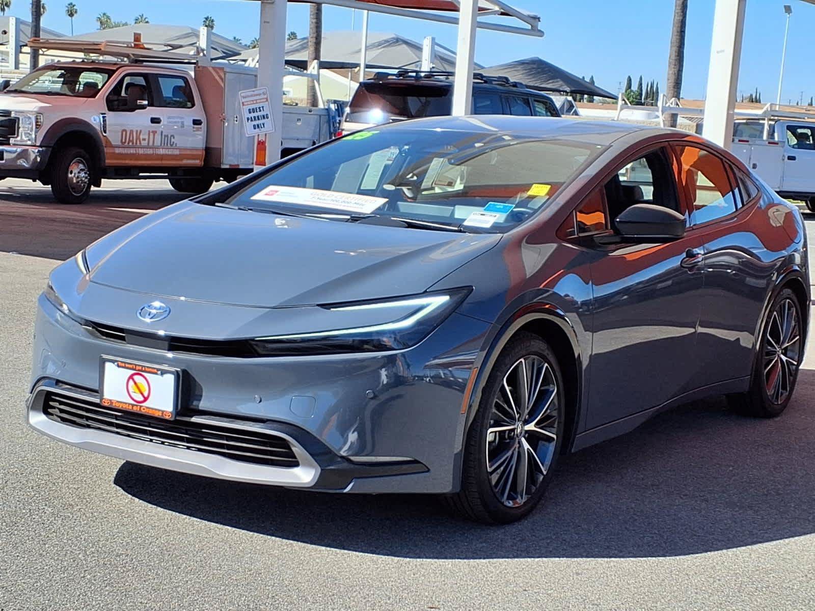 Certified 2025 Toyota Prius XLE FWD image 3
