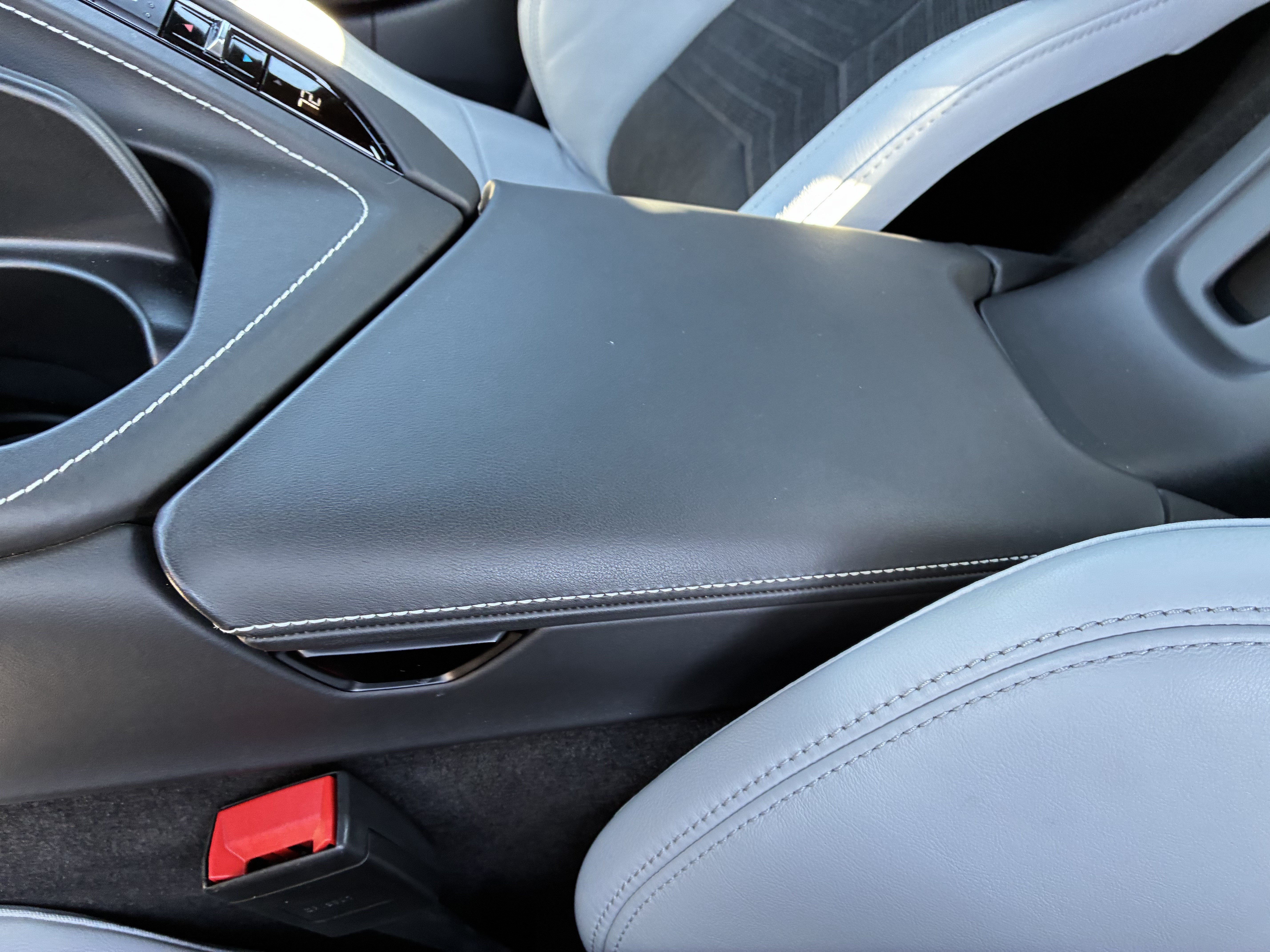 Used 2025 Chevrolet Corvette E-Ray AWD/4WD image 32