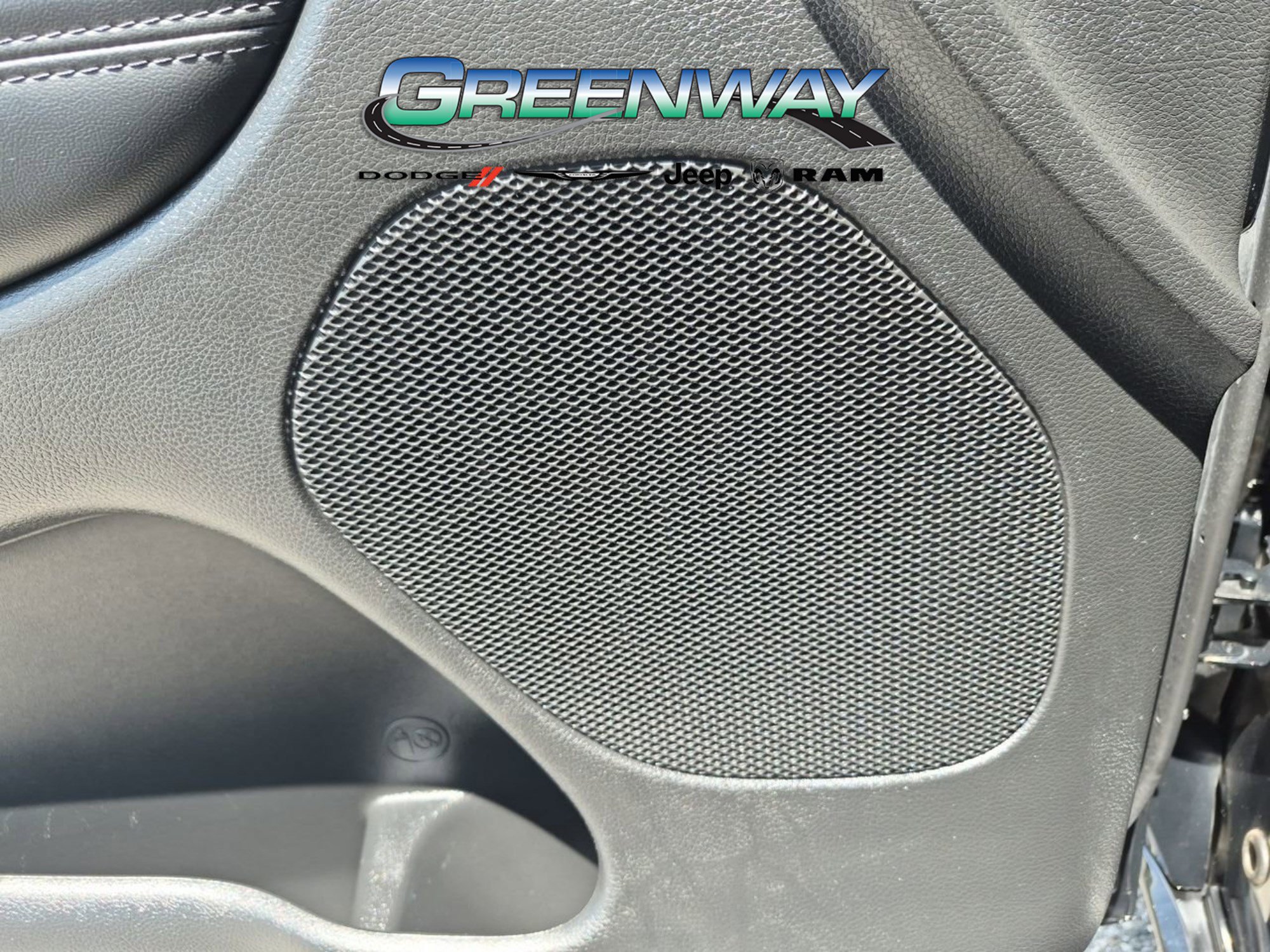 Used 2022 Jeep Grand Cherokee Laredo X RWD image 15