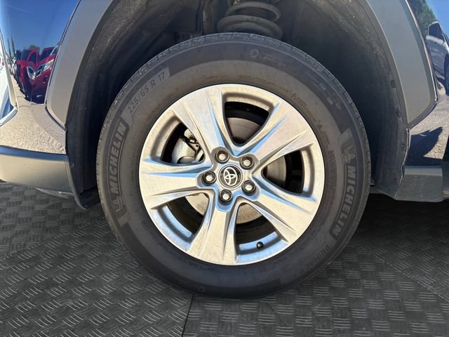 Used 2025 Toyota RAV4 XLE AWD/4WD image 13
