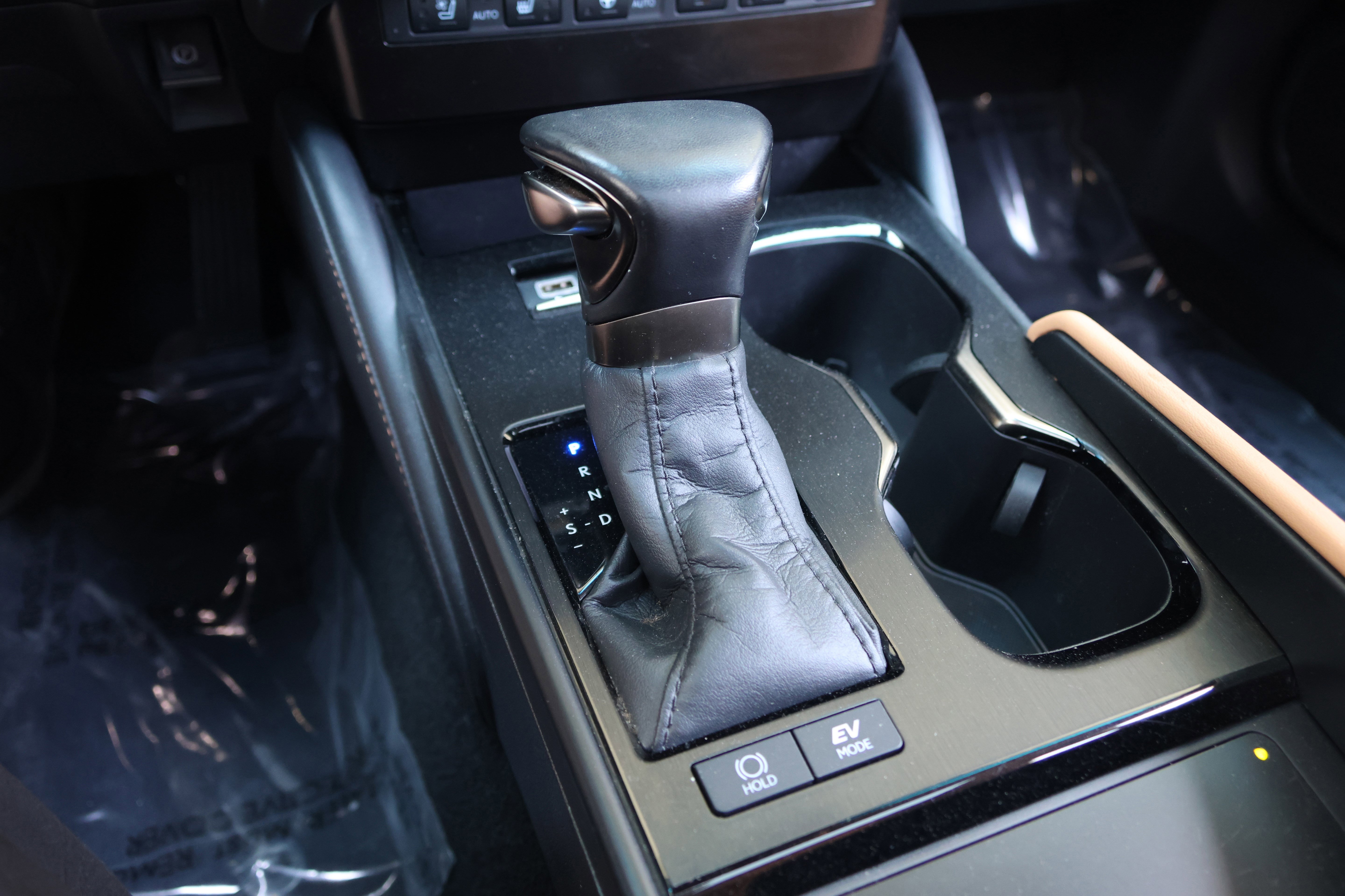 Certified 2023 Lexus ES 300h w/ Accessory Package (Z2) FWD image 29