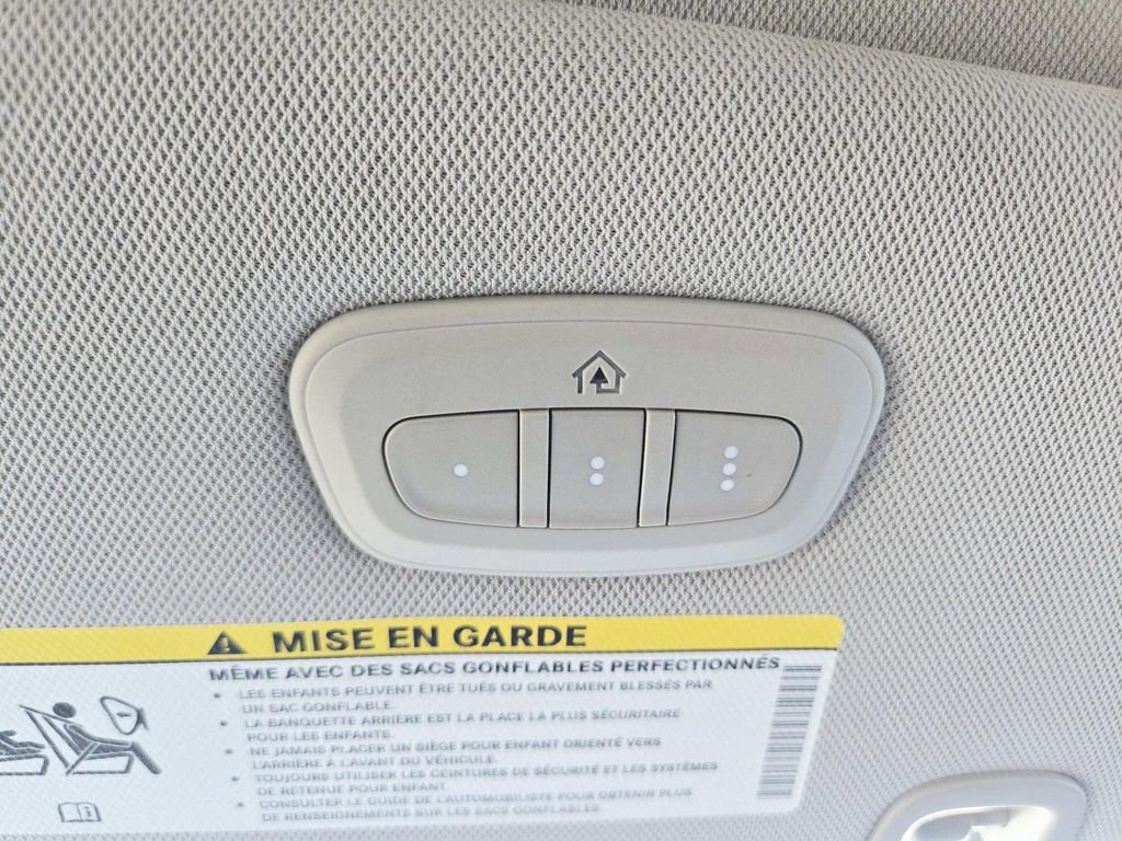 Used 2020 Chrysler Pacifica Touring-L image 34