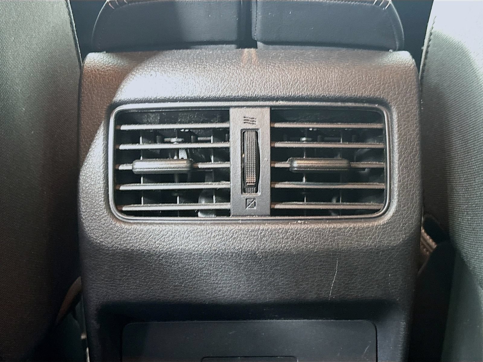 Used 2023 Nissan Rogue SV AWD/4WD image 23