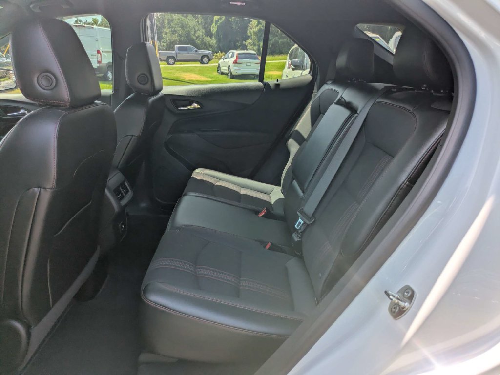 Used 2024 Chevrolet Equinox RS FWD image 15