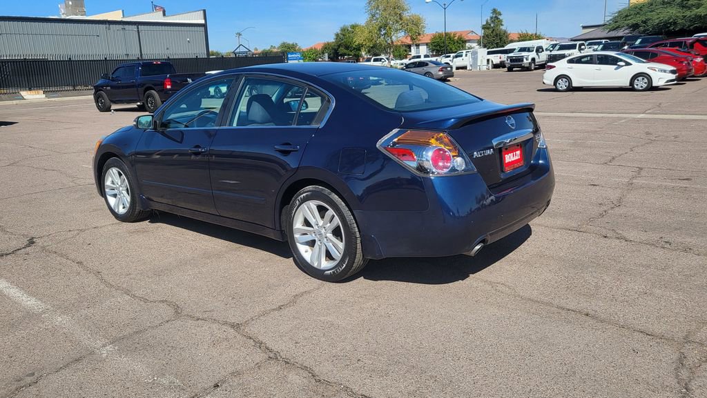Used 2011 Nissan Altima 3.5 SR w/ Sport Pkg image 6