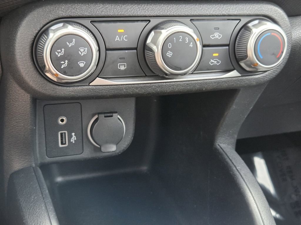 Used 2021 Nissan Kicks S image 17