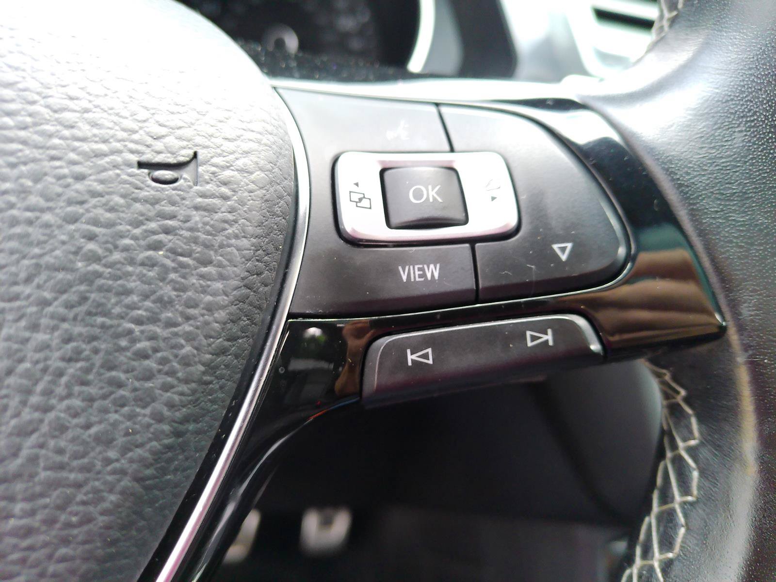 Used 2021 Volkswagen Tiguan SE R-Line AWD/4WD image 9