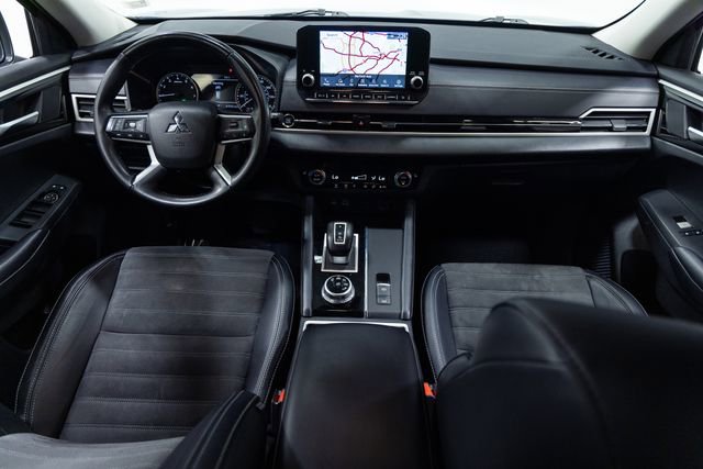 Used 2024 Mitsubishi Outlander SE image 20
