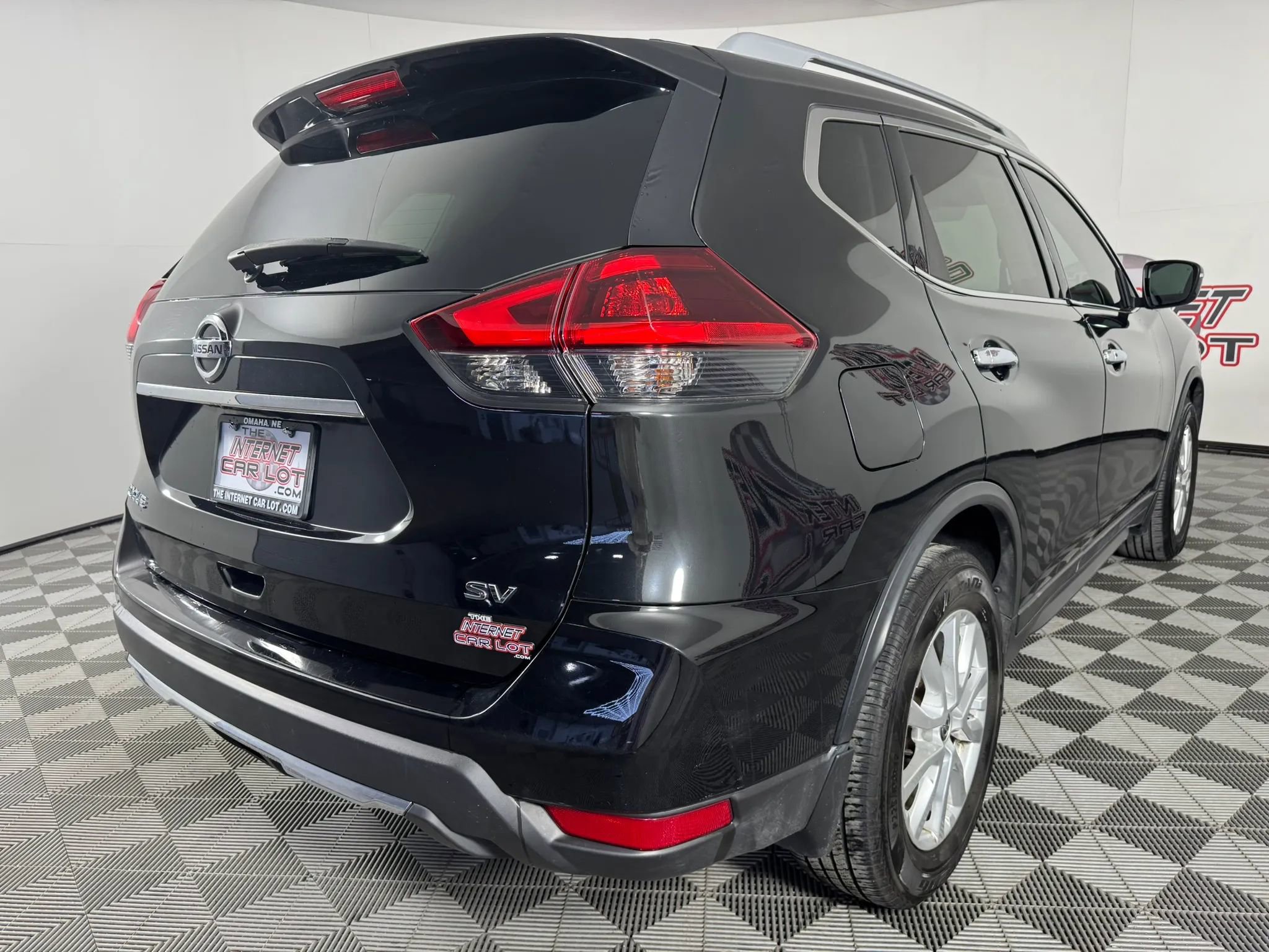 Used 2018 Nissan Rogue SV image 29