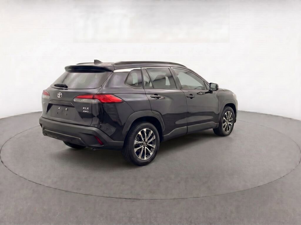 Certified 2022 Toyota Corolla Cross XLE AWD/4WD image 5
