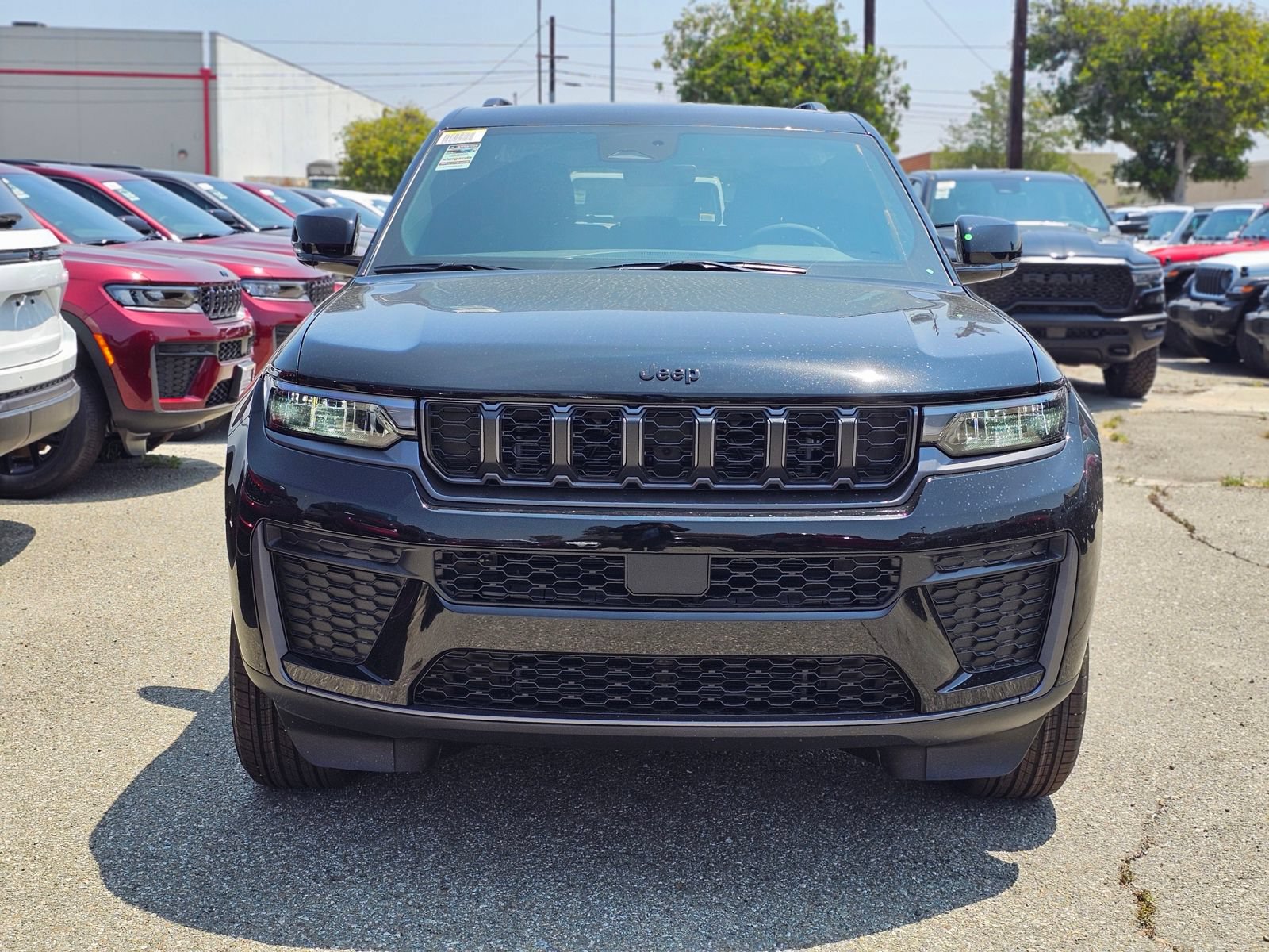 New 2026 Jeep Grand Cherokee Altitude RWD image 2