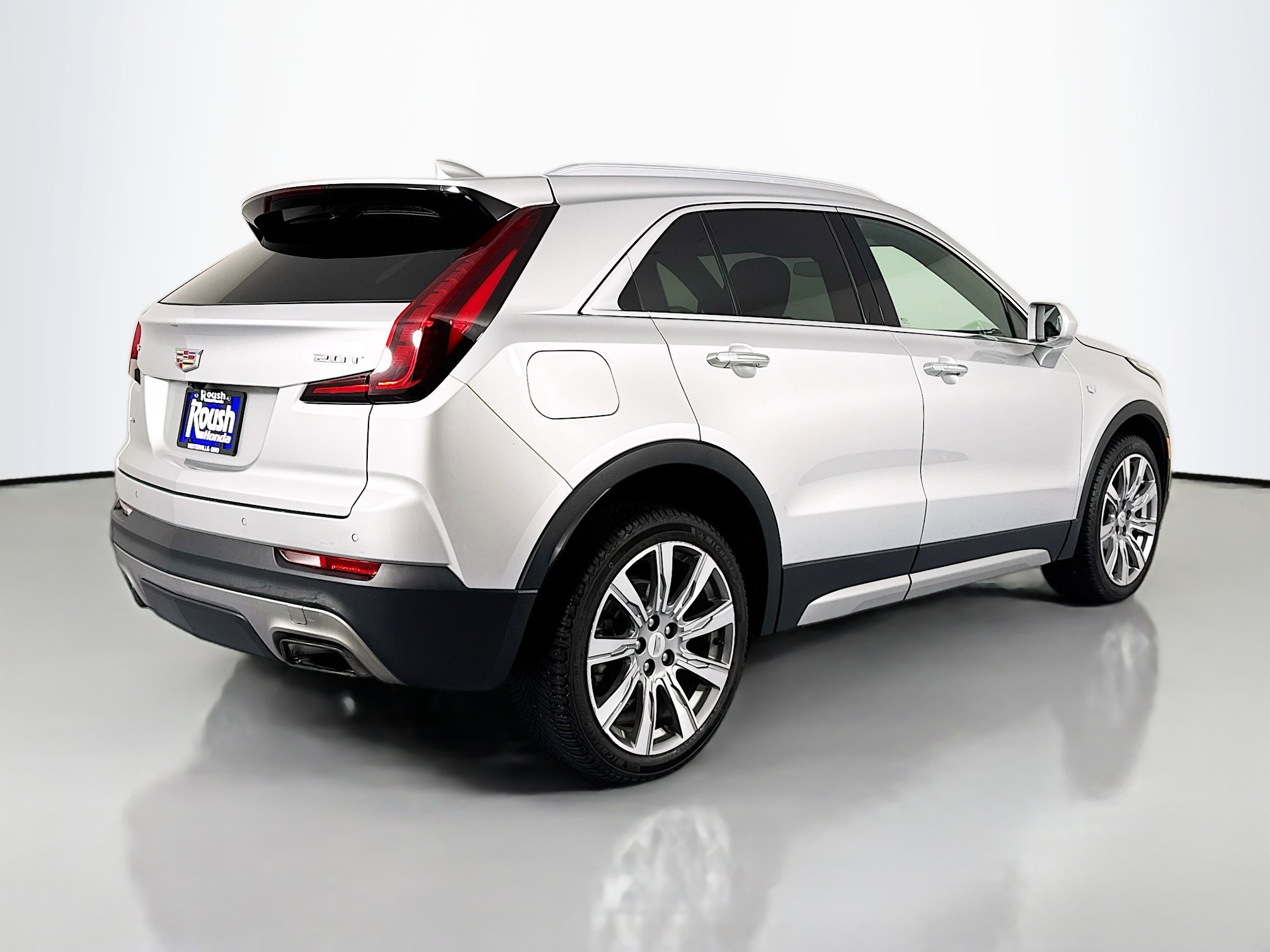 Used 2019 Cadillac XT4 Premium Luxury w/ Cold Weather Package image 5
