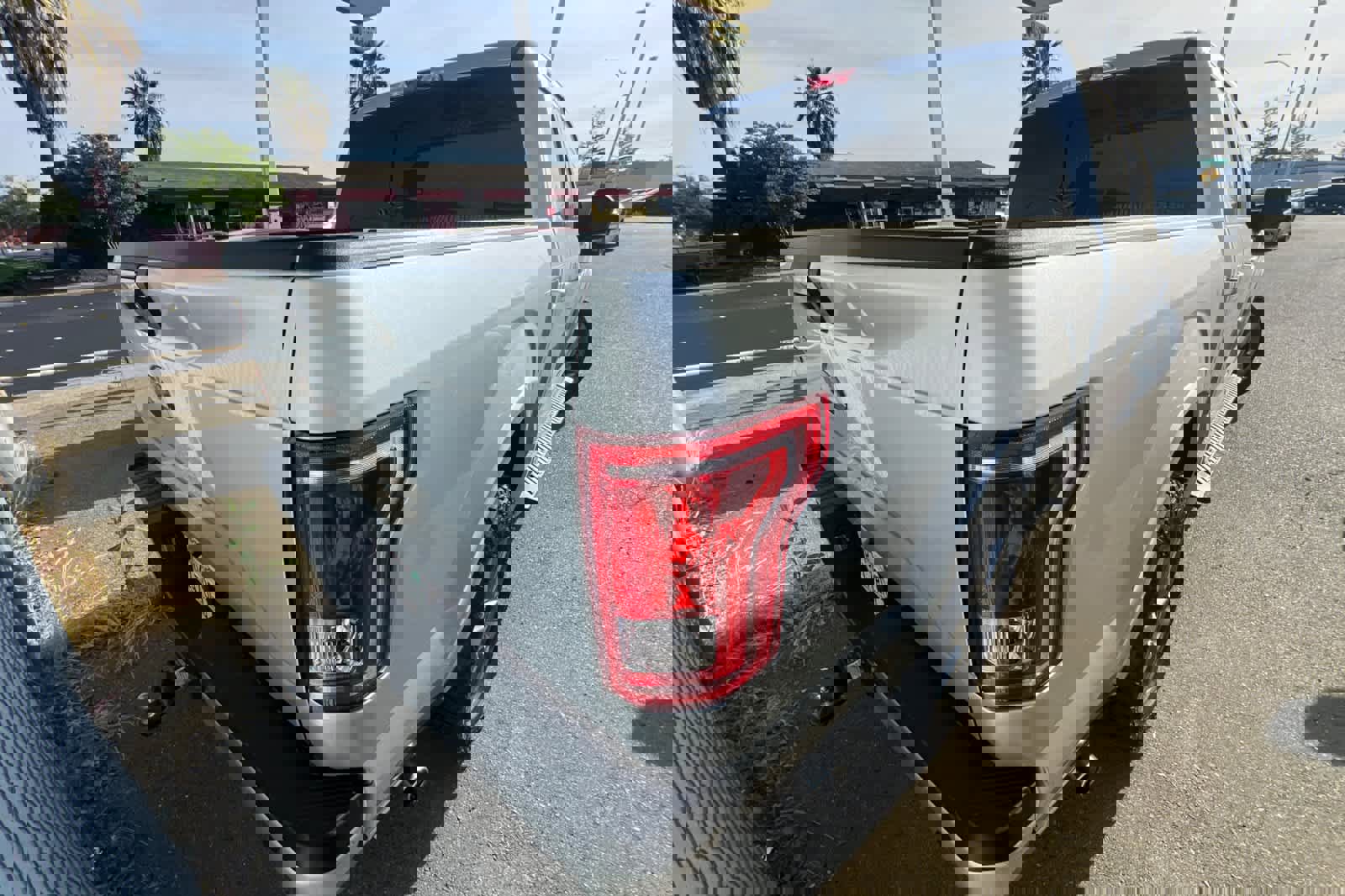 Used 2017 Ford F150 XLT w/ Equipment Group 302A Luxury image 4