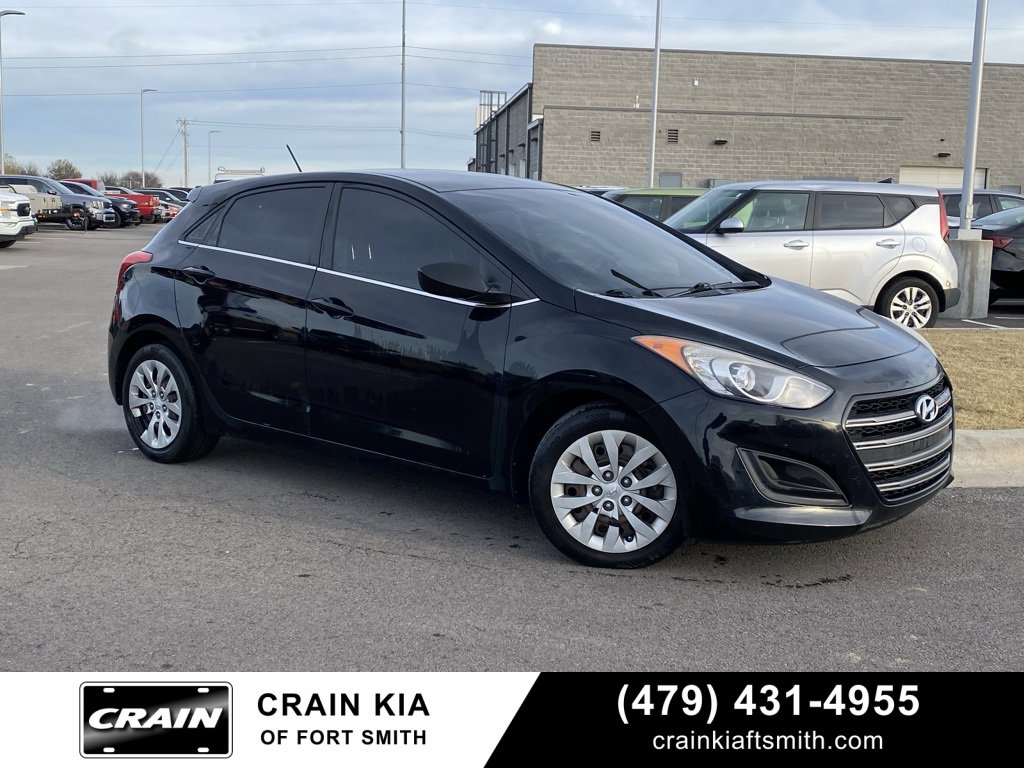Used 2016 Hyundai Elantra GT image 1