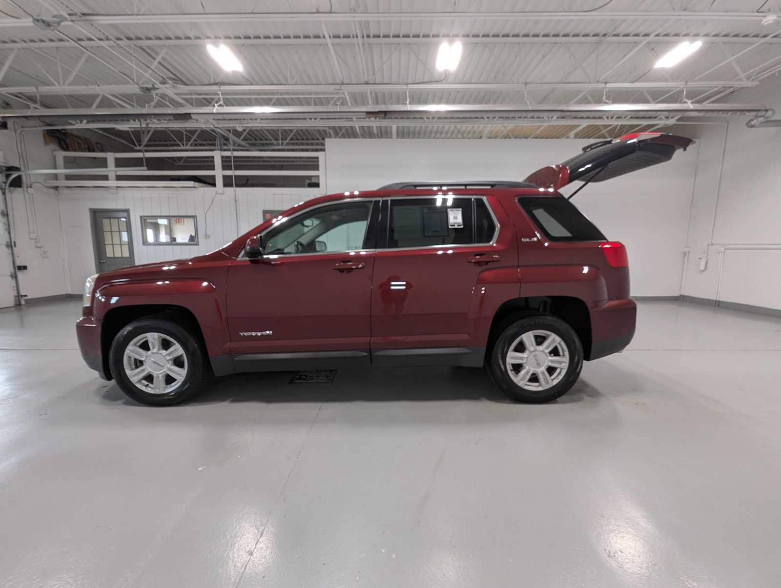 Used 2016 GMC Terrain SLE w/ Driver Alert Package I AWD/4WD image 12