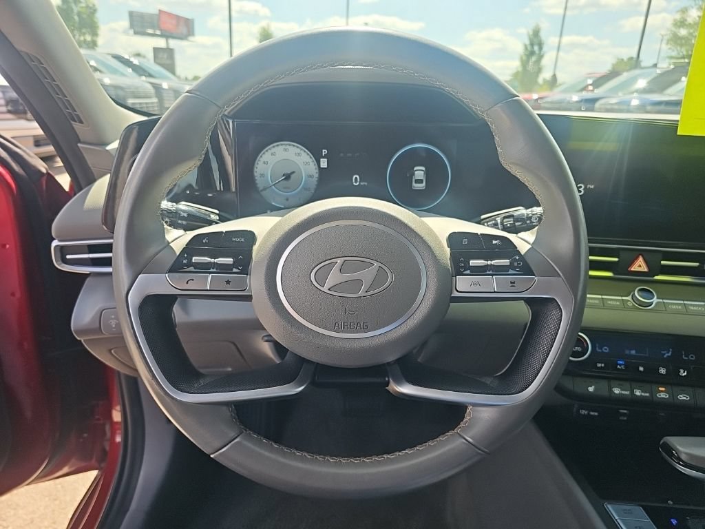 Certified 2025 Hyundai Elantra SEL FWD image 16