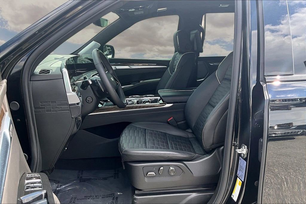 Certified 2026 Cadillac Escalade Platinum Sport w/ LPO, ONYX Package image 21