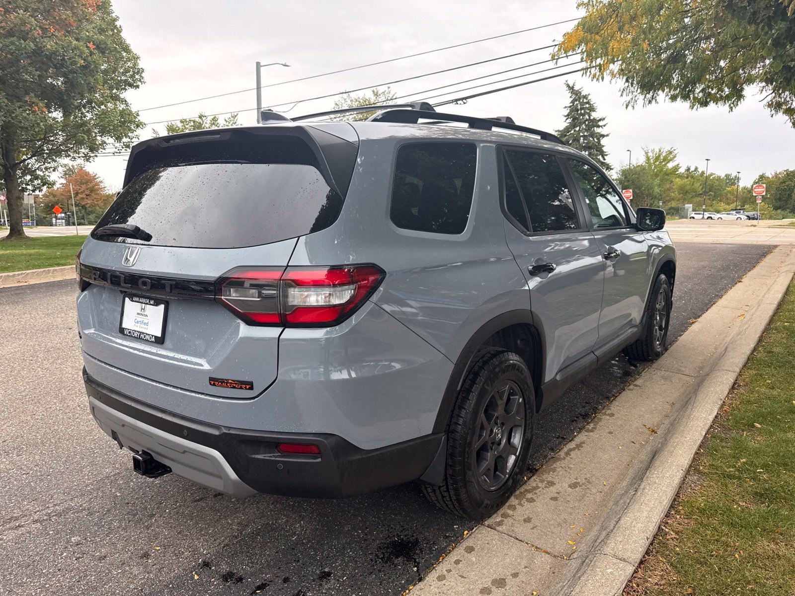 Used 2024 Honda Pilot TrailSport image 7