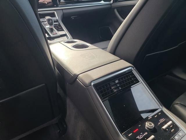 Used 2022 Porsche Panamera 4 Platinum Edition image 22