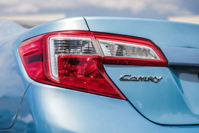 Used 2012 Toyota Camry LE FWD image 17