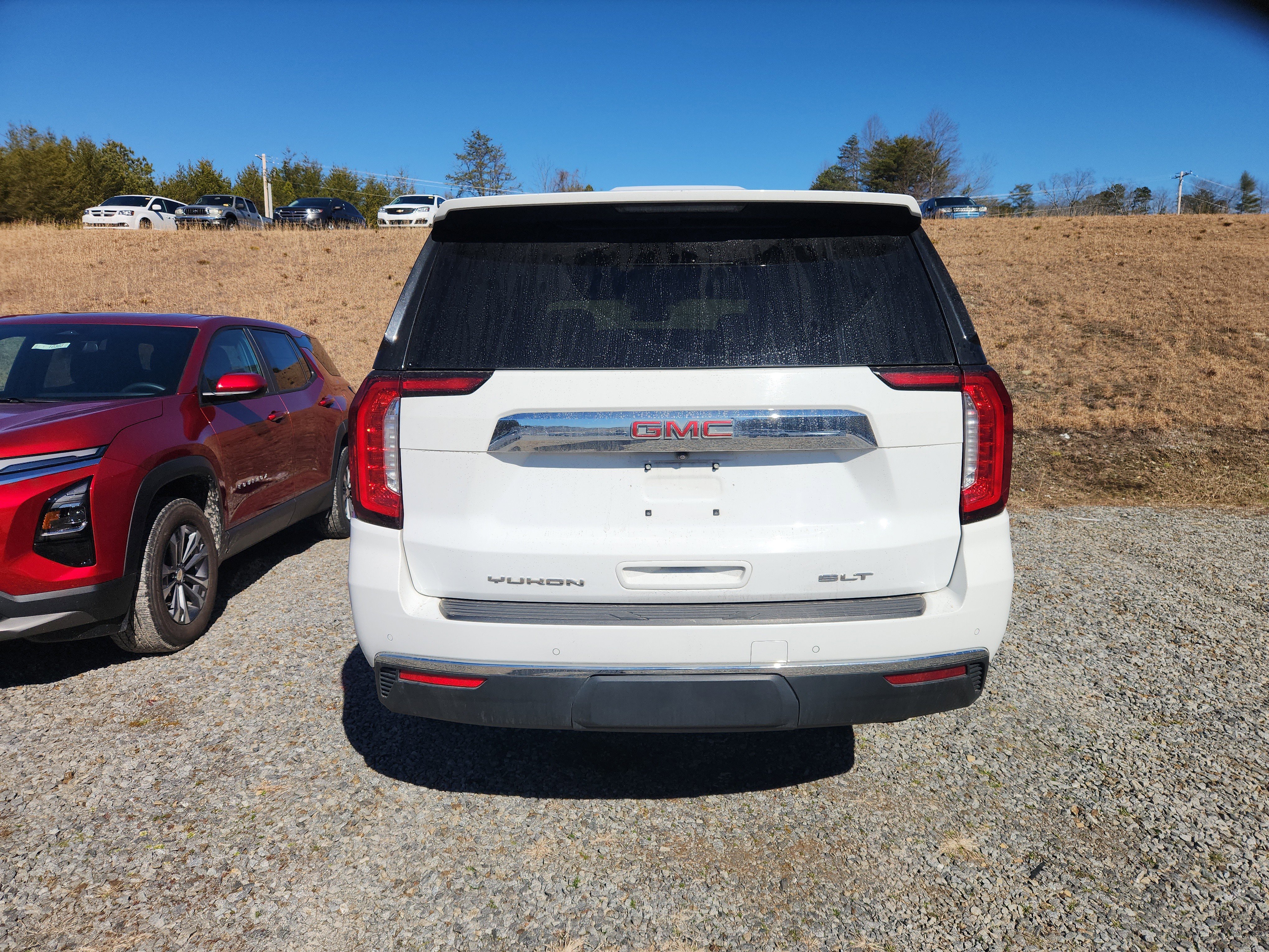 Used 2024 GMC Yukon SLT image 3