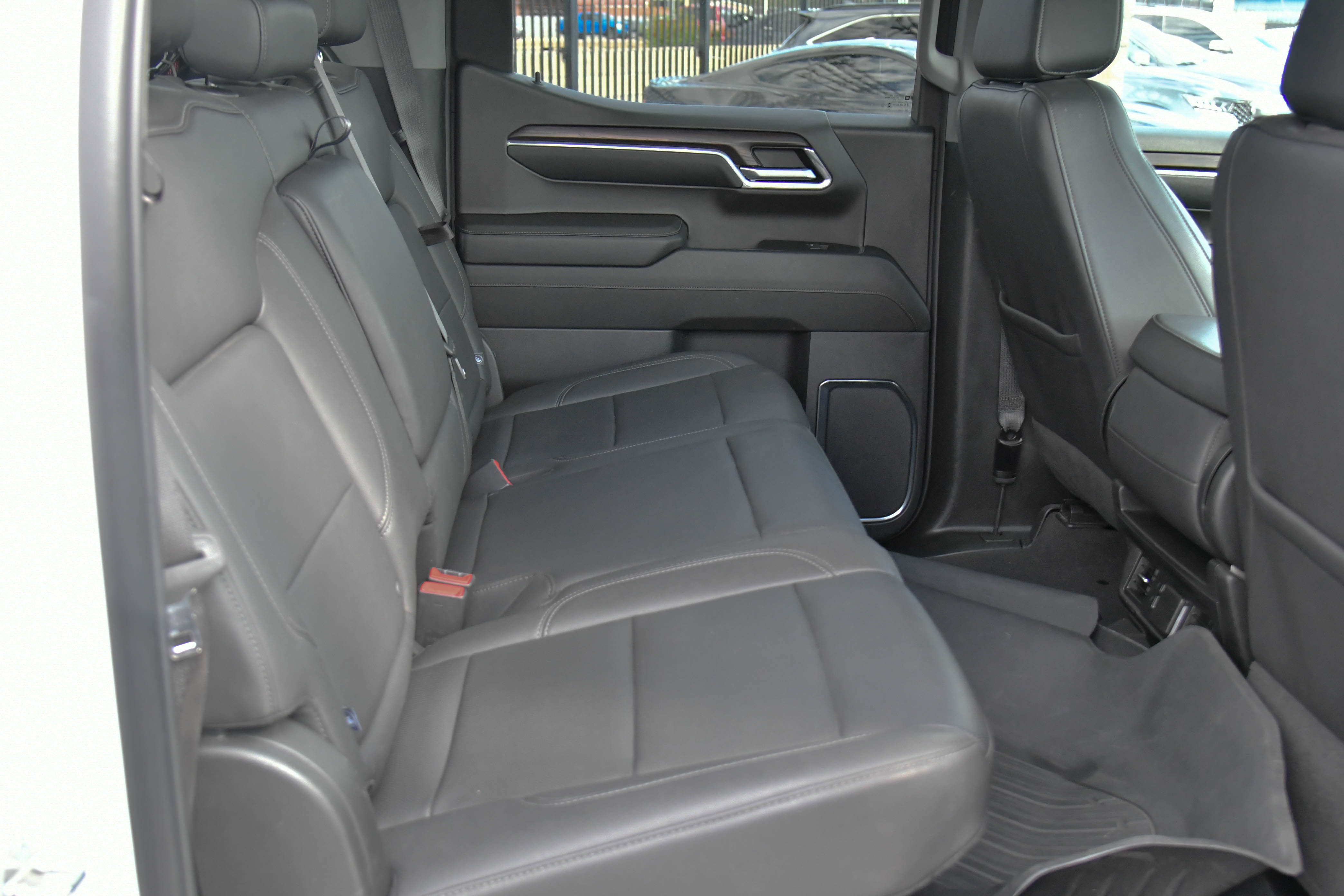 Used 2024 GMC Sierra 1500 SLT image 45