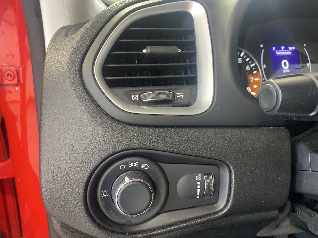 Used 2015 Jeep Renegade Sport w/ Power & Air Group AWD/4WD image 23