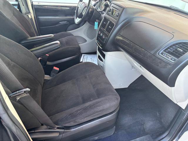 Used 2014 Dodge Grand Caravan American Value Package w/ UConnect Hands-Free Group FWD image 12