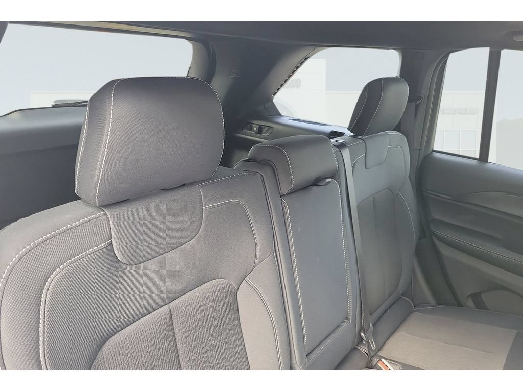 Used 2025 Jeep Grand Cherokee Laredo X AWD/4WD image 17