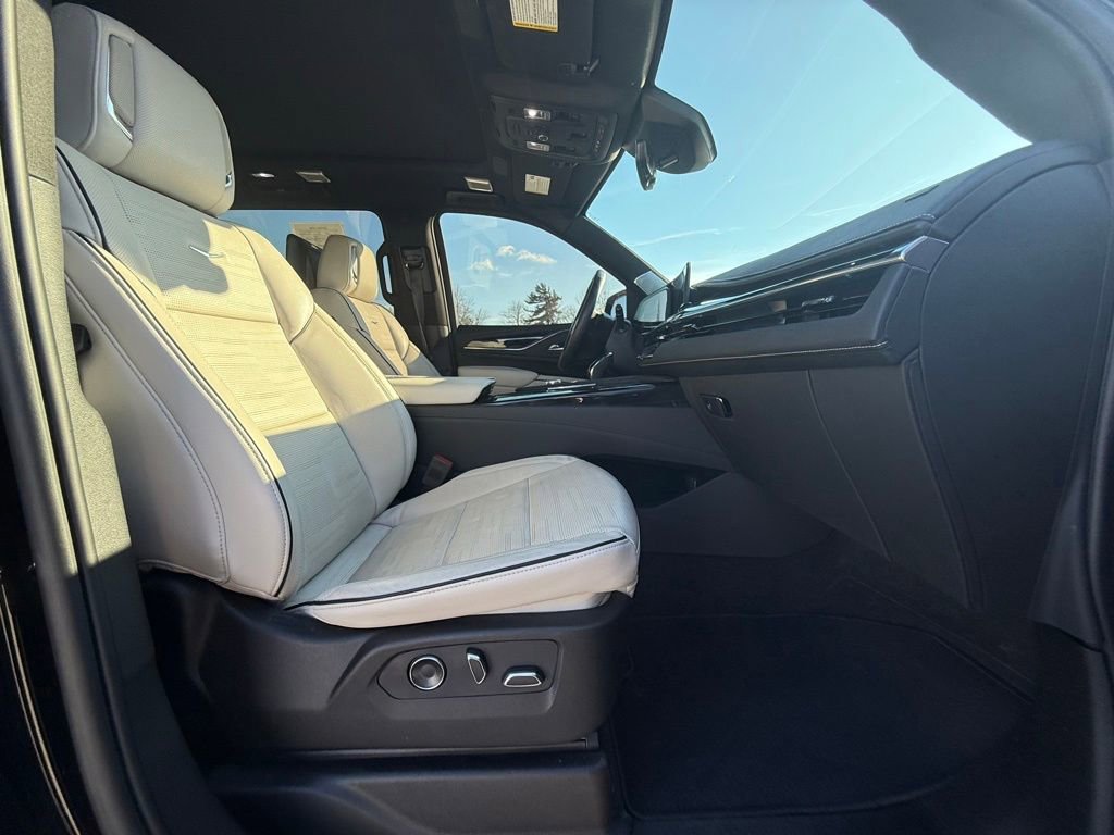 Certified 2024 Cadillac Escalade ESV Sport w/ LPO, ONYX Package image 33