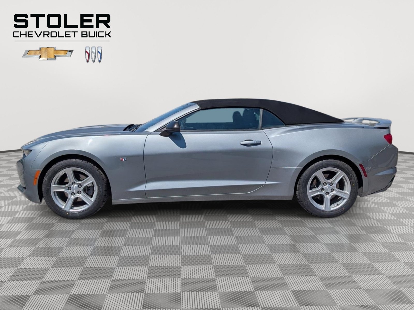 Used 2023 Chevrolet Camaro LT RWD image 2