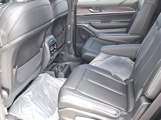 New 2025 Jeep Grand Cherokee L Limited w/ Trailer Tow Package AWD/4WD image 16