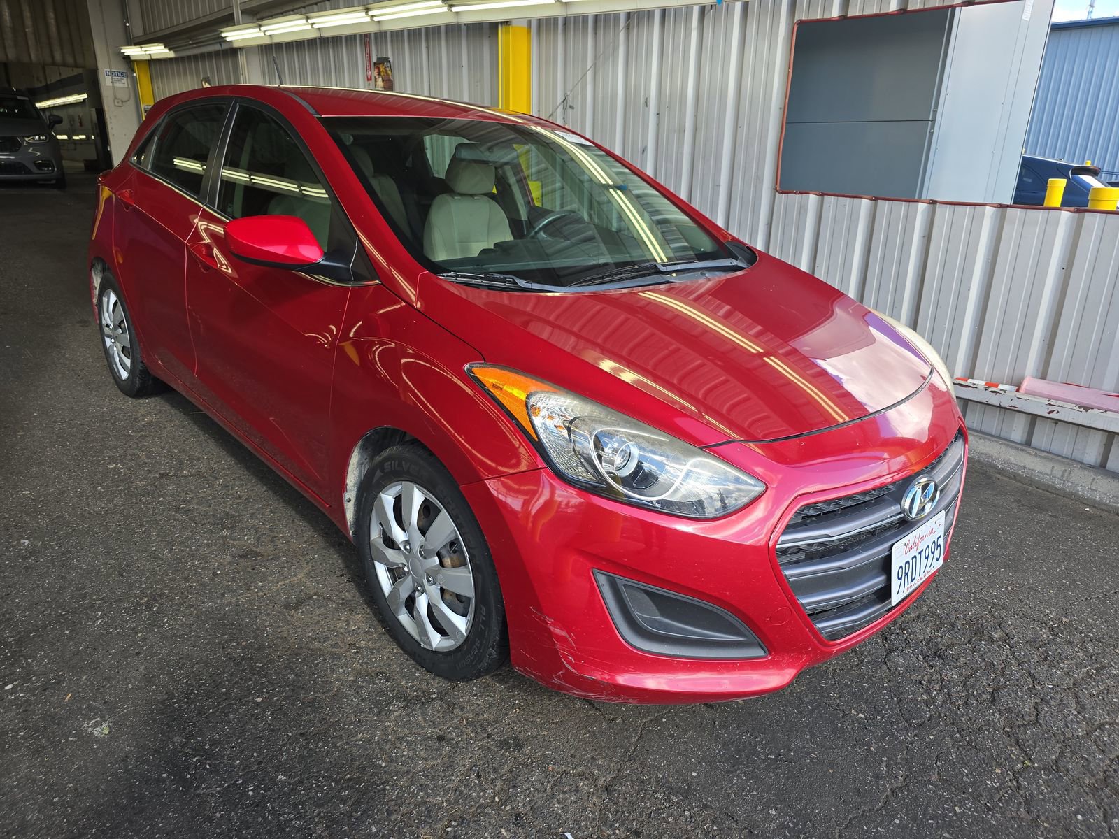 Used 2016 Hyundai Elantra GT FWD image 4