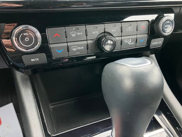 Used 2025 Jeep Compass Trailhawk image 4