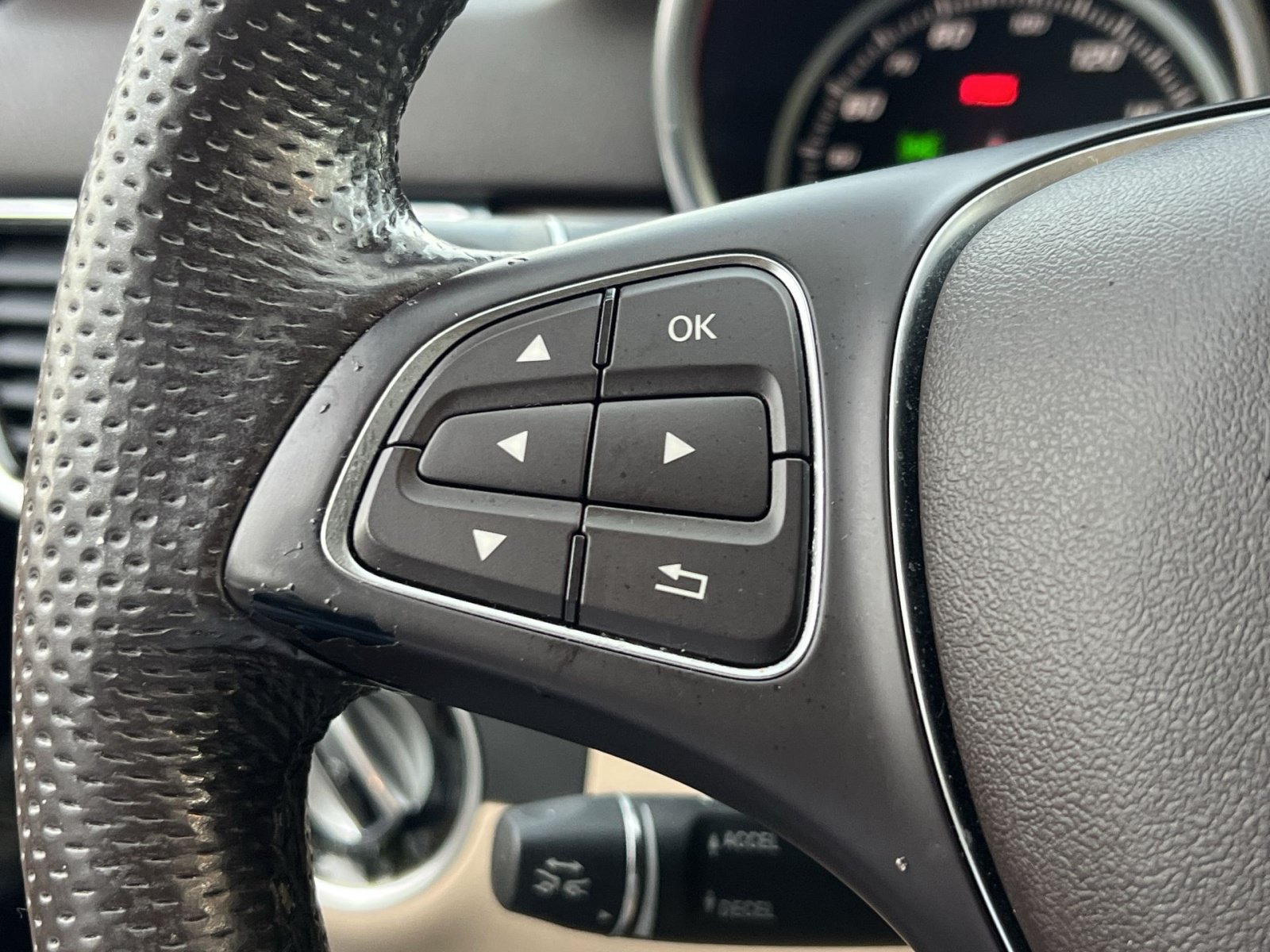 Used 2018 Mercedes-Benz GLE 350 4MATIC image 36