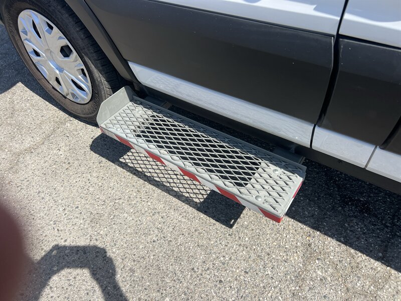 Used 2019 Ford Transit 150 XL RWD image 27