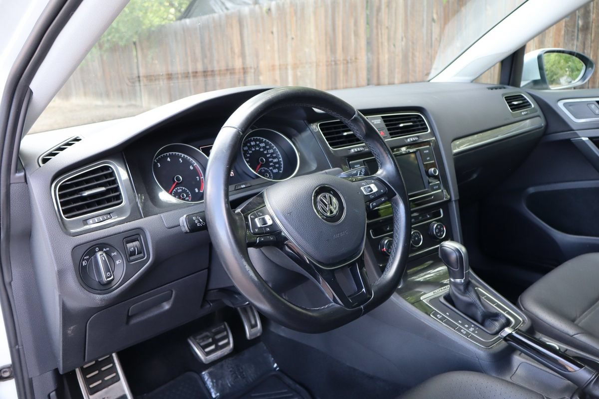 Used 2018 Volkswagen Golf Alltrack S AWD/4WD image 15