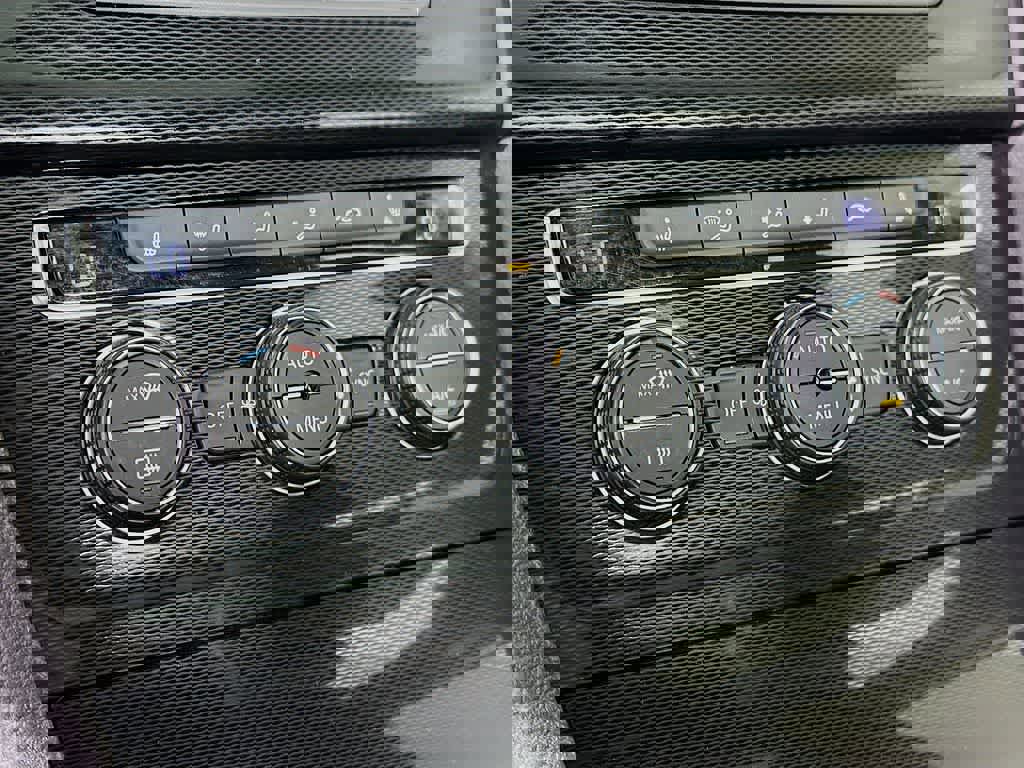 Used 2015 Volkswagen GTI Autobahn w/ Lighting Package (SEL) image 18