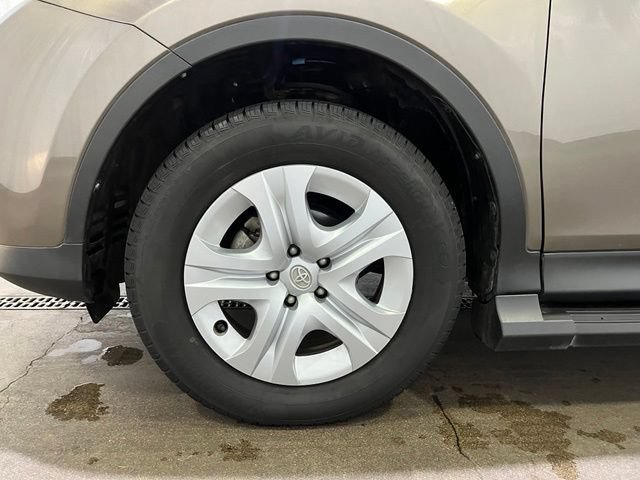 Used 2013 Toyota RAV4 LE AWD/4WD image 24