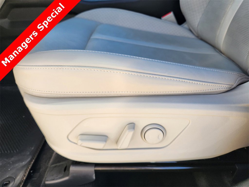 New 2025 Kia Sorento S image 17