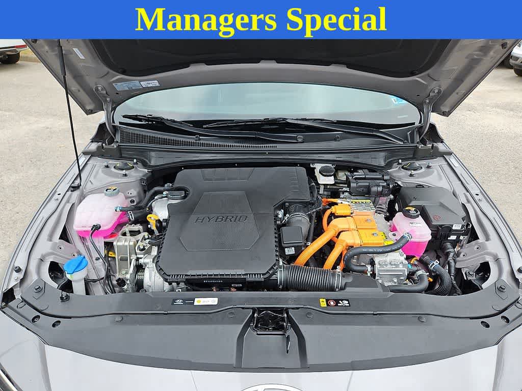 Certified 2025 Hyundai Elantra SEL FWD image 29