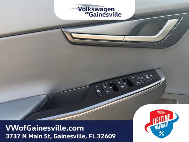 Used 2025 Kia EV6 Light w/ Light LR Technology Package image 14